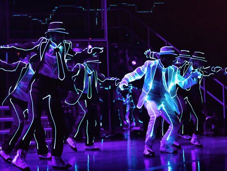 BEAT-IT_Showbild_06(c)DominikGruss_Song-Smooth-Criminal